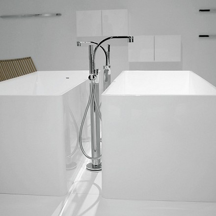 one vasca free standing.jpg